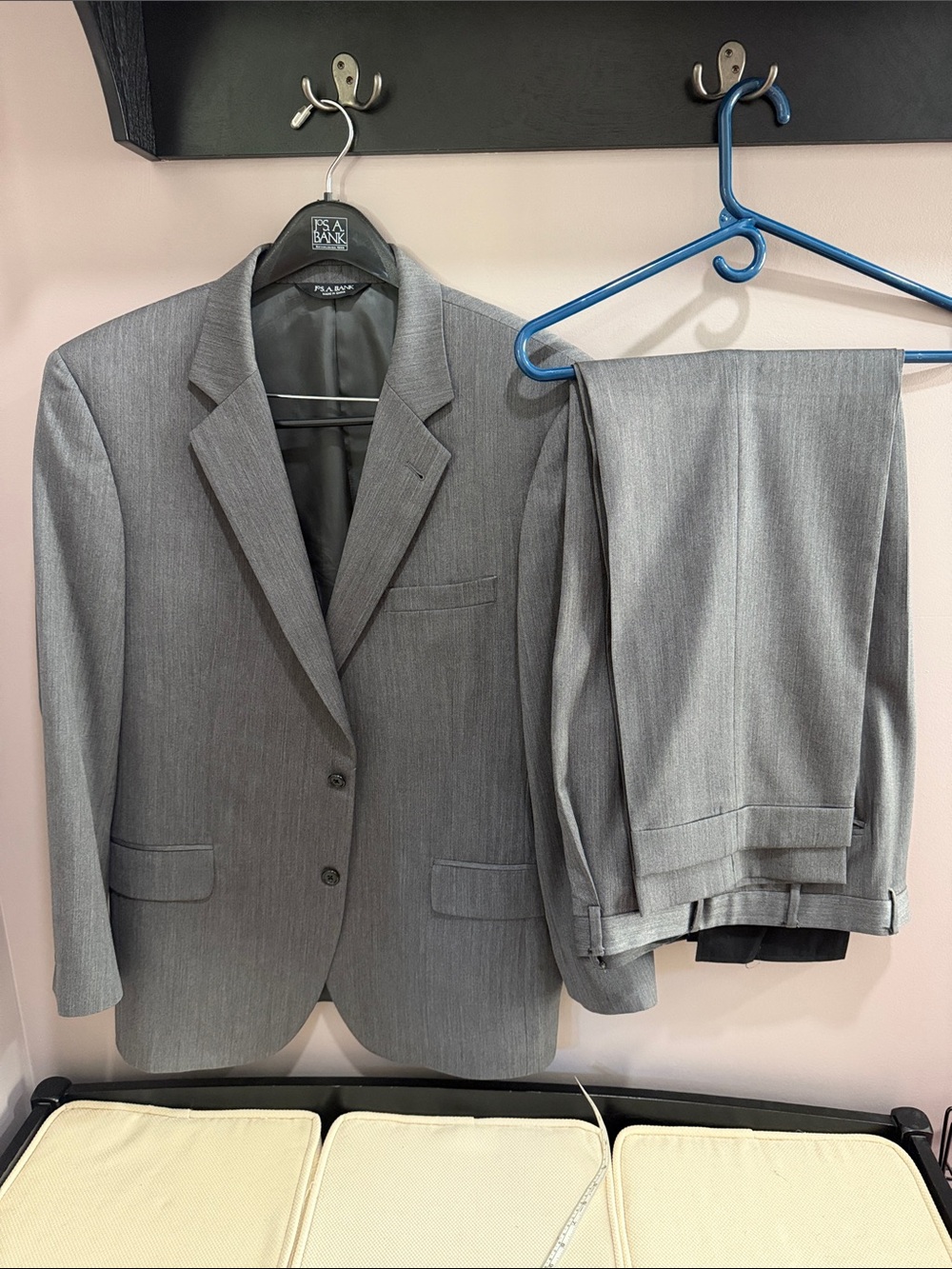 Jos. A. Bank Light Gray Men's Two-Piece Suit Blazer & Pleated/Cufferd Trousers